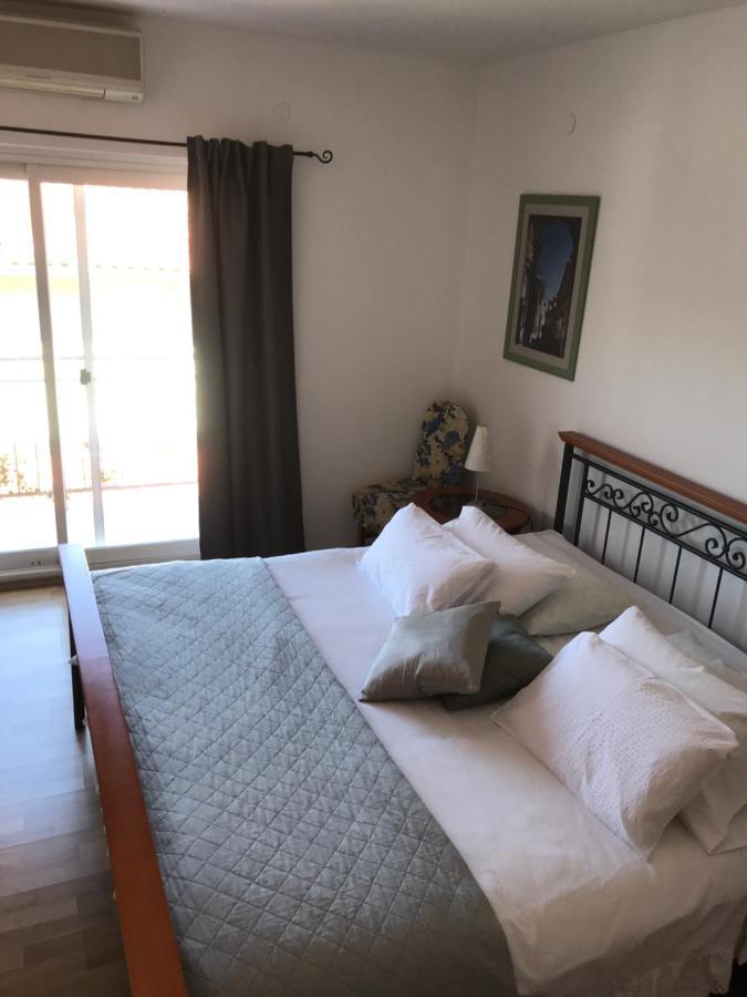 Pink Inn Подстрана Екстер'єр фото